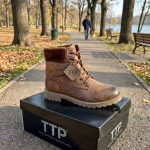 ladies lace up ankle boots with faux fur lining